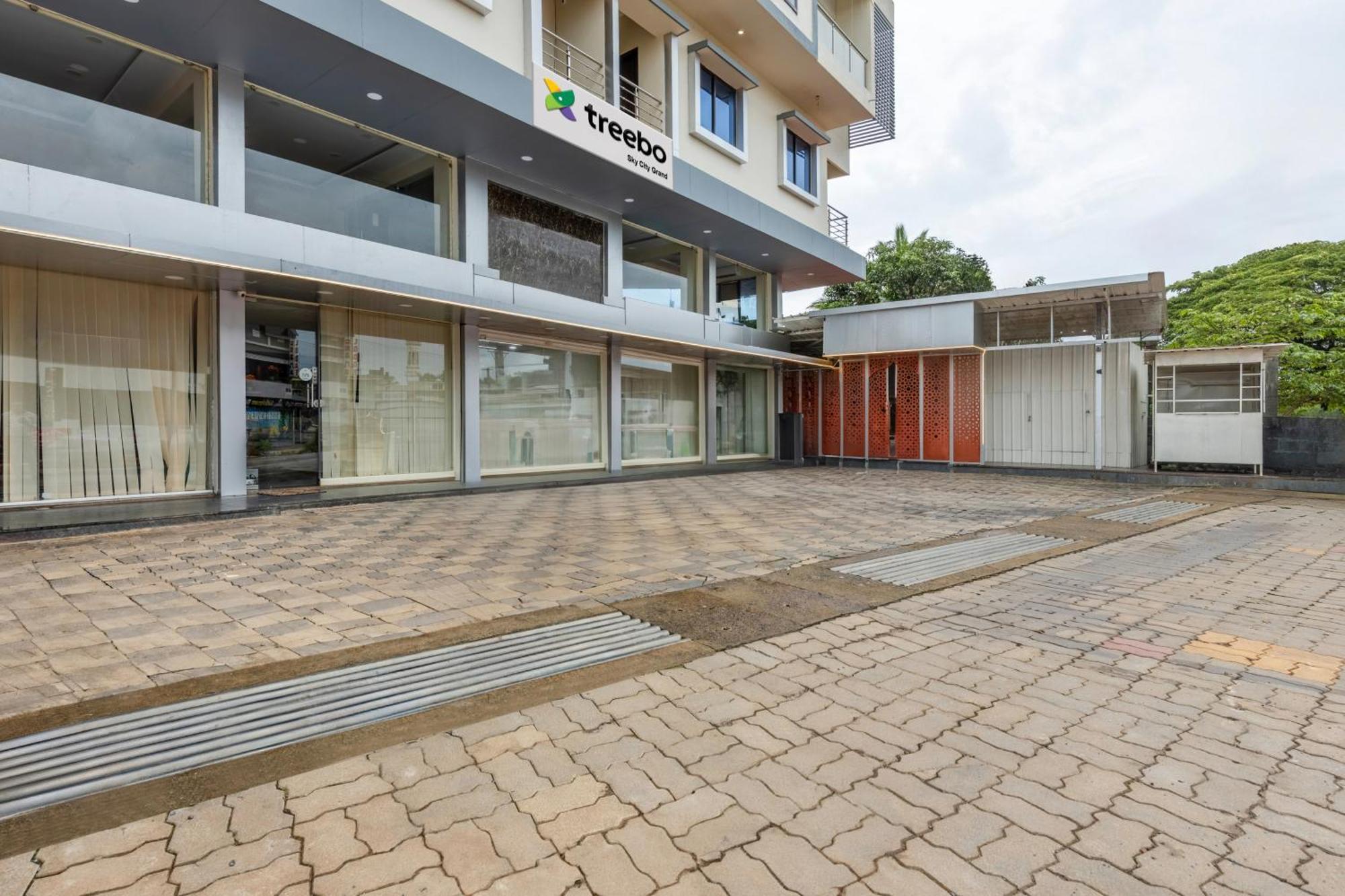 Treebo Sky City Grand, 5 Min From Mangalore Airport Exterior photo